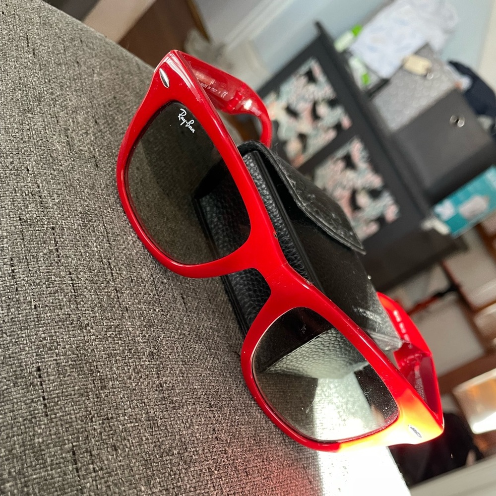 Original Red Folding Wayfarer Ray Ban sunglasses with Case